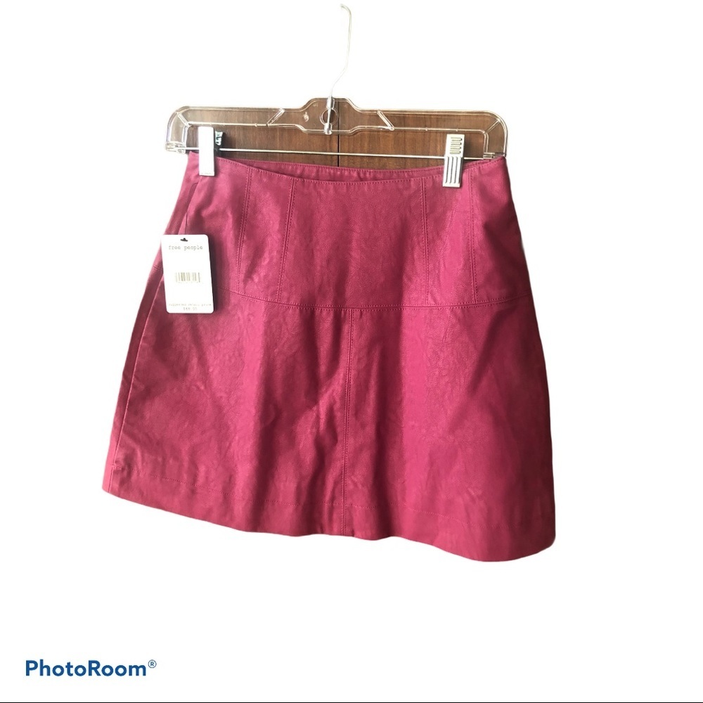 🌈 3/25$ Free People Fuscia Mini Skirt Size 2